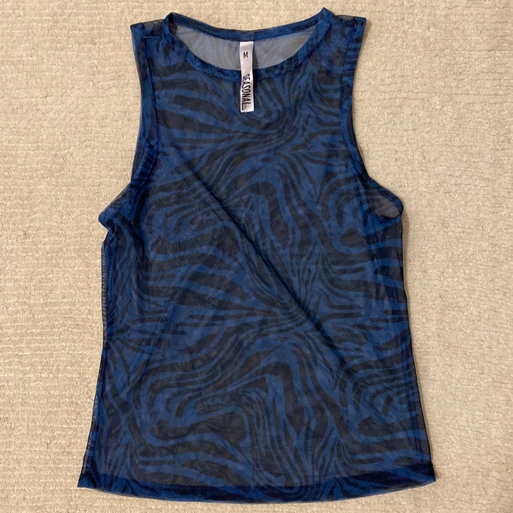 Seasonal mesh top